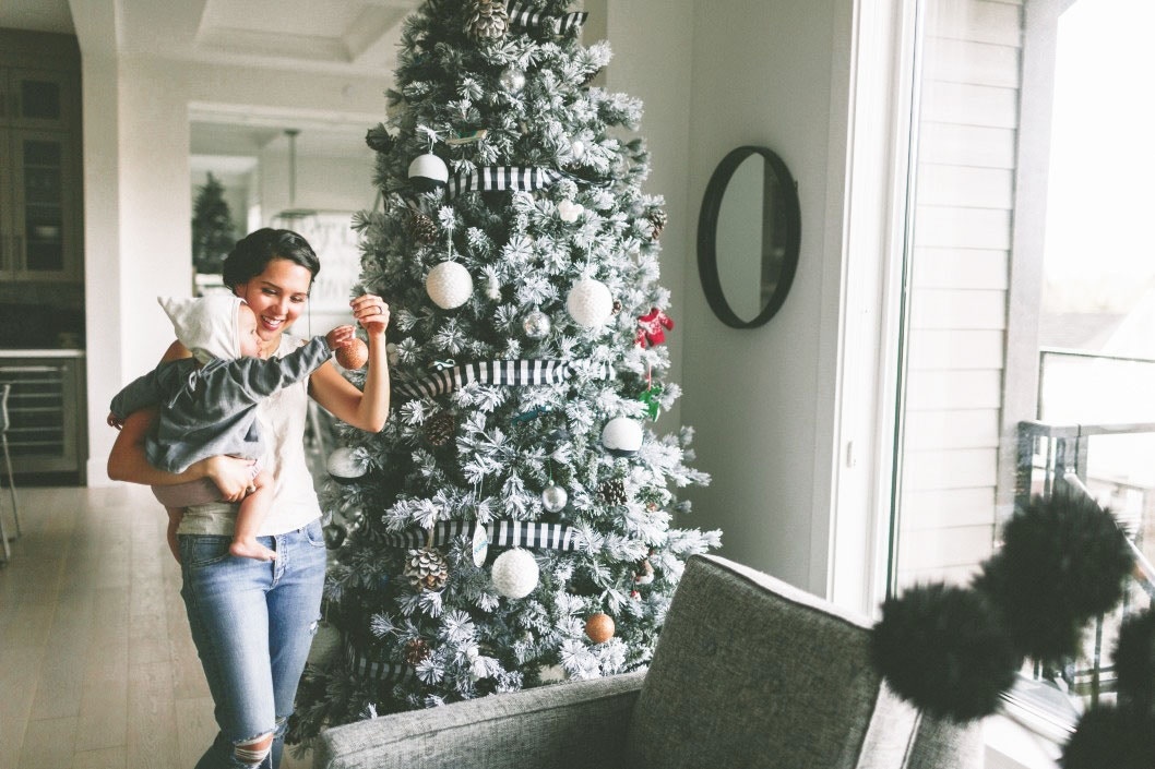 Unwrap the ornaments and toss the tinsel: Tips and tricks to creating a  memorable holiday tree