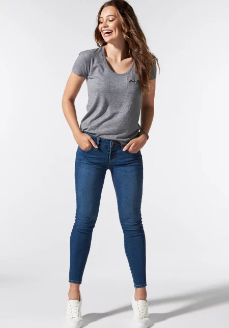 The 9 Most Flattering Postpartum Jeans
