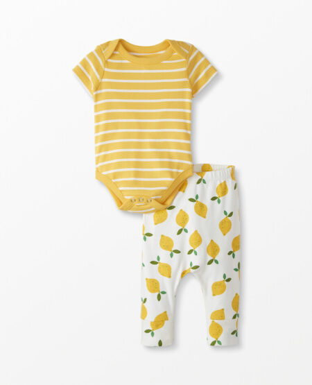 10 Best Brands for Gender Neutral Baby Clothes - Motherly