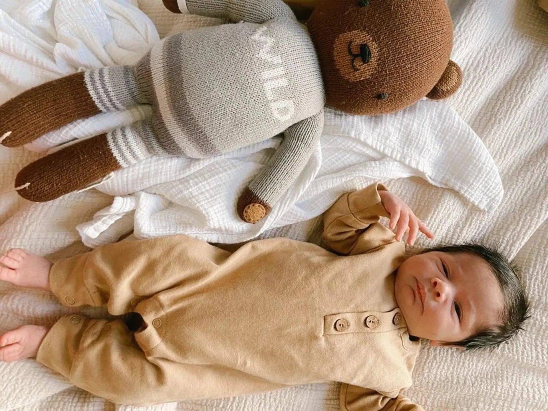 10 Best Brands for Gender Neutral Baby Clothes - Motherly