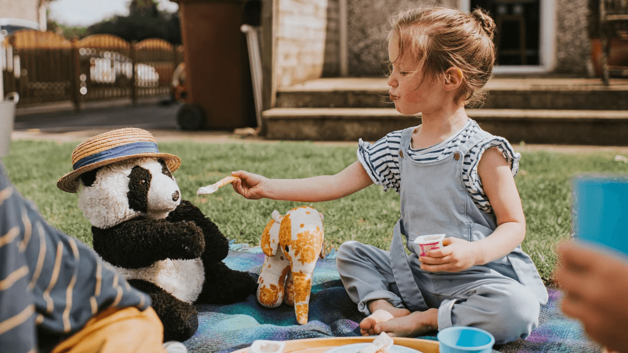 Fight Summer Boredom with a Stocked Kids Art Cart - I Heart Bins