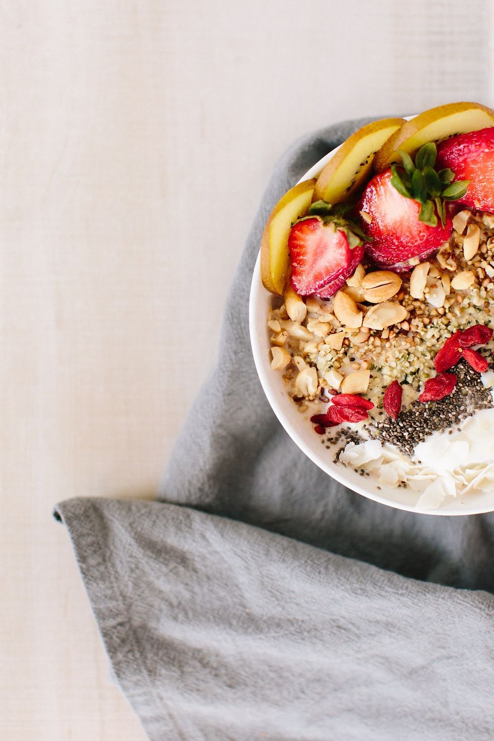 How To Make The Perfect Smoothie Bowl In 3 Easy Steps