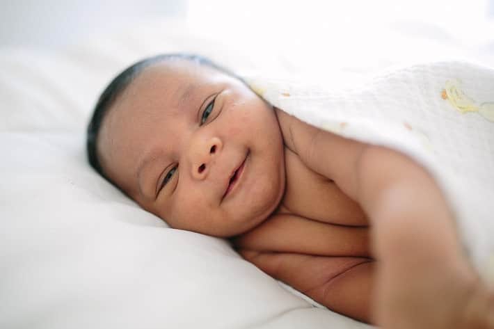 Snuggling Your Newborn Against Your Skin Not Only Feels Good—It's Doing  Good - Stanford Medicine Children's Health BlogHealthier, Happy Lives Blog