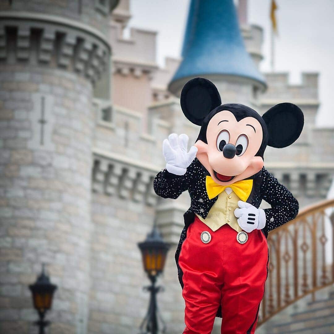 Disneyland + Disney World shut down during coronavirus pandemic