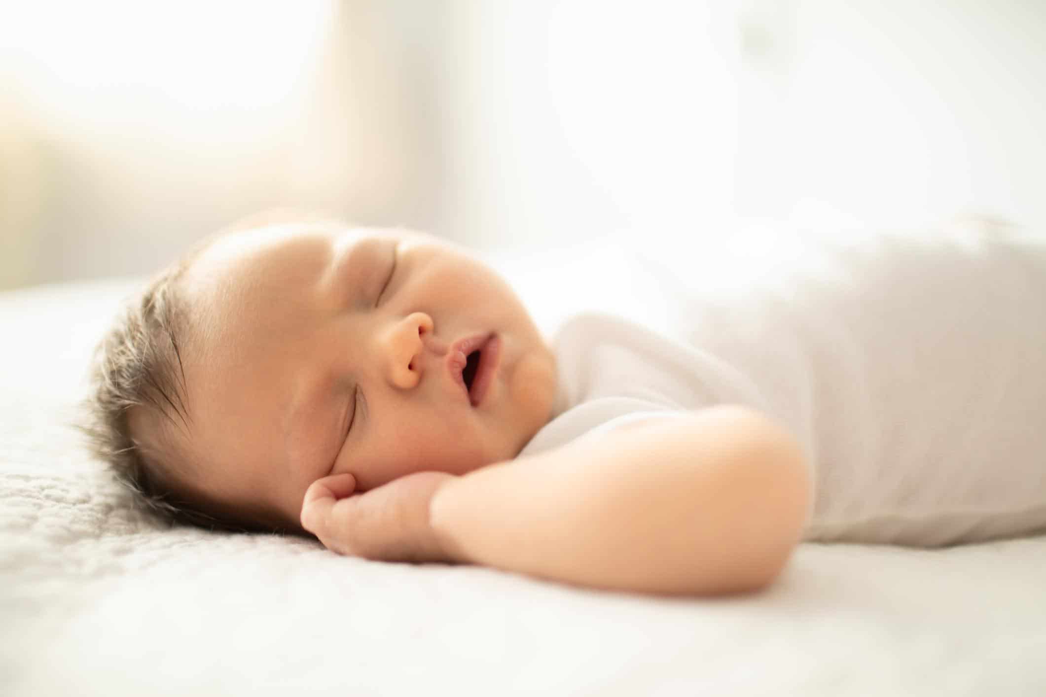 how-much-sleep-does-a-5-month-old-baby-need-motherly