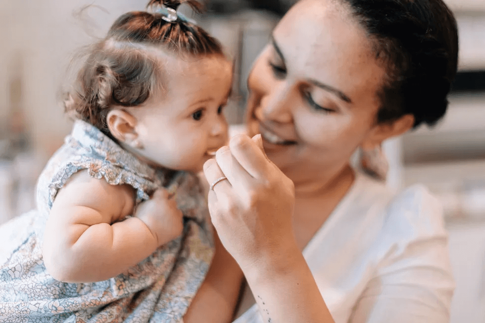 5 Signs That Your Baby Is Ready for Solid Food