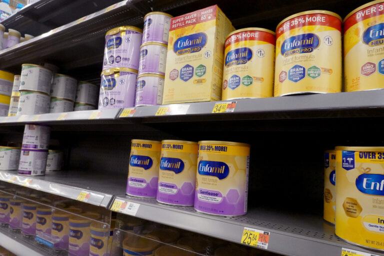 Image of baby formula amid formula shortage in grocery stores.