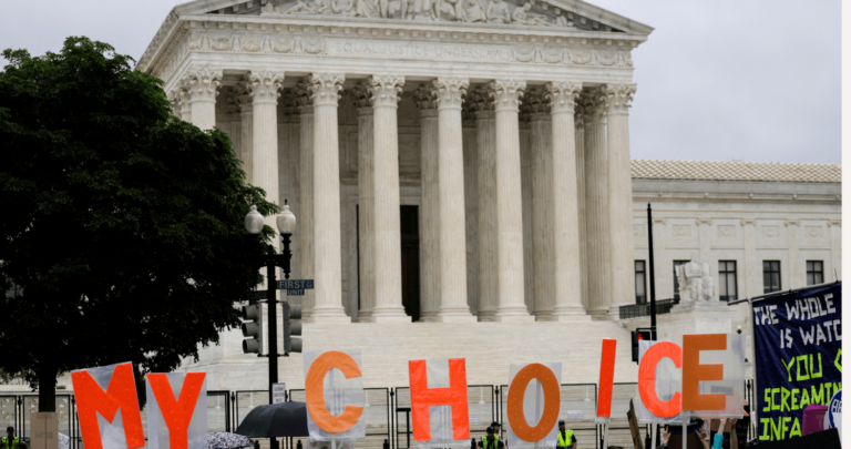 Roe v. Wade protests outside U.S. Supreme Court building