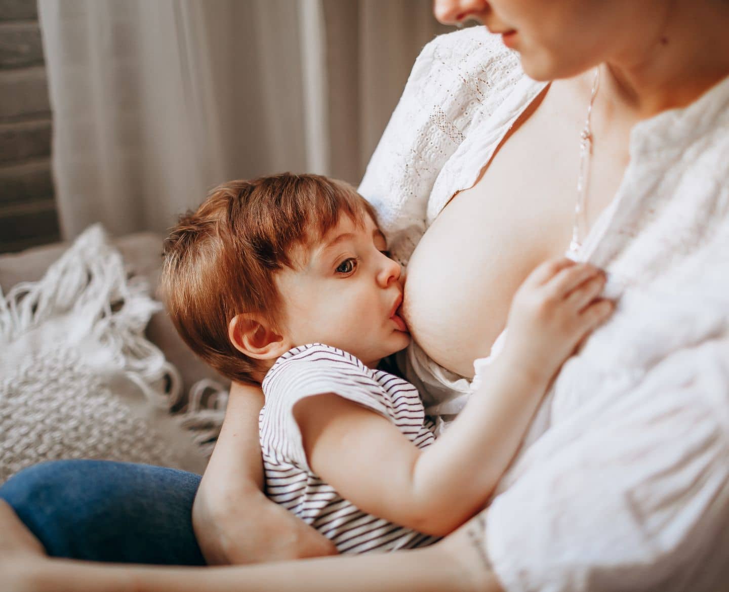 6 Breastfeeding Essentials for Mom and Baby