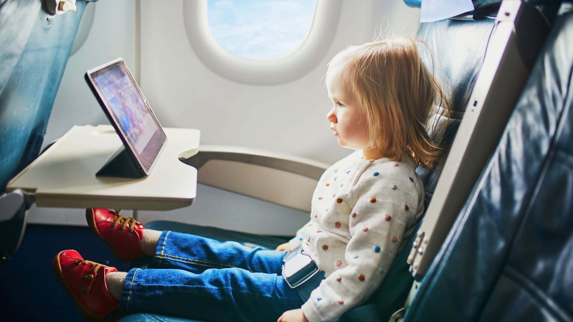 Flying With Kids Parents Won t Be Charged Extra To Sit Next To Kids On 