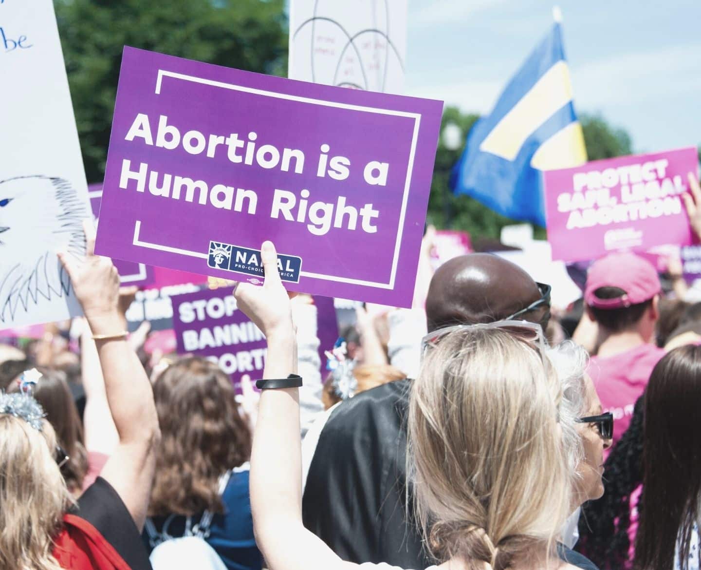 What Biden's Executive Order Means for Abortion Rights - Motherly