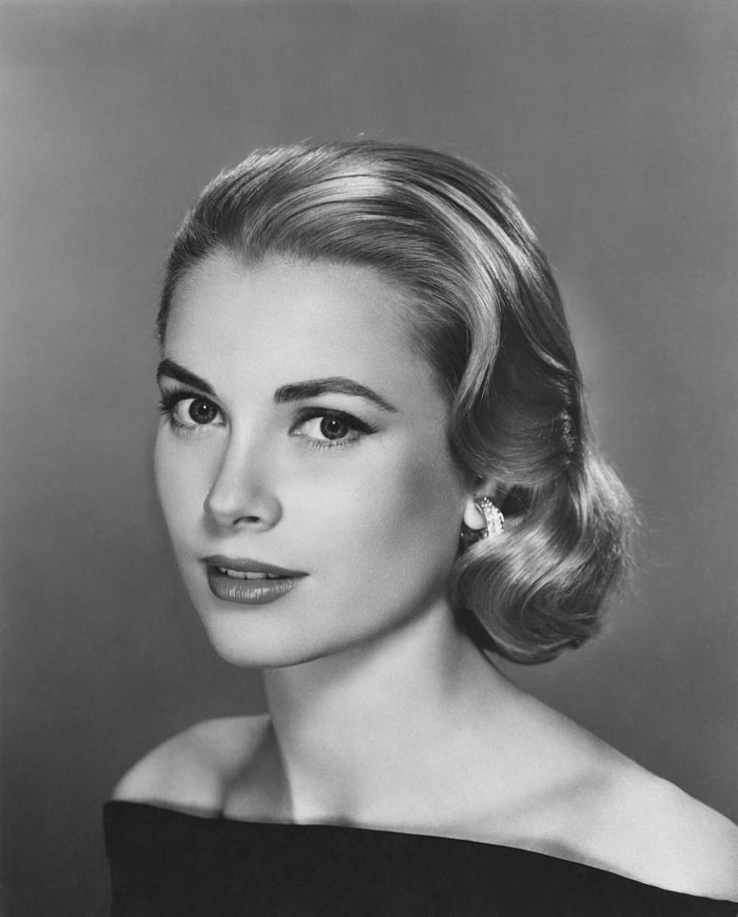 GraceKelly Motherly