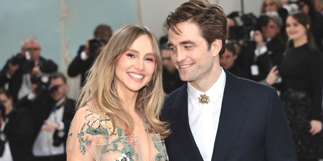 Suki Waterhouse And Robert Pattinson Are Having A Baby - Motherly