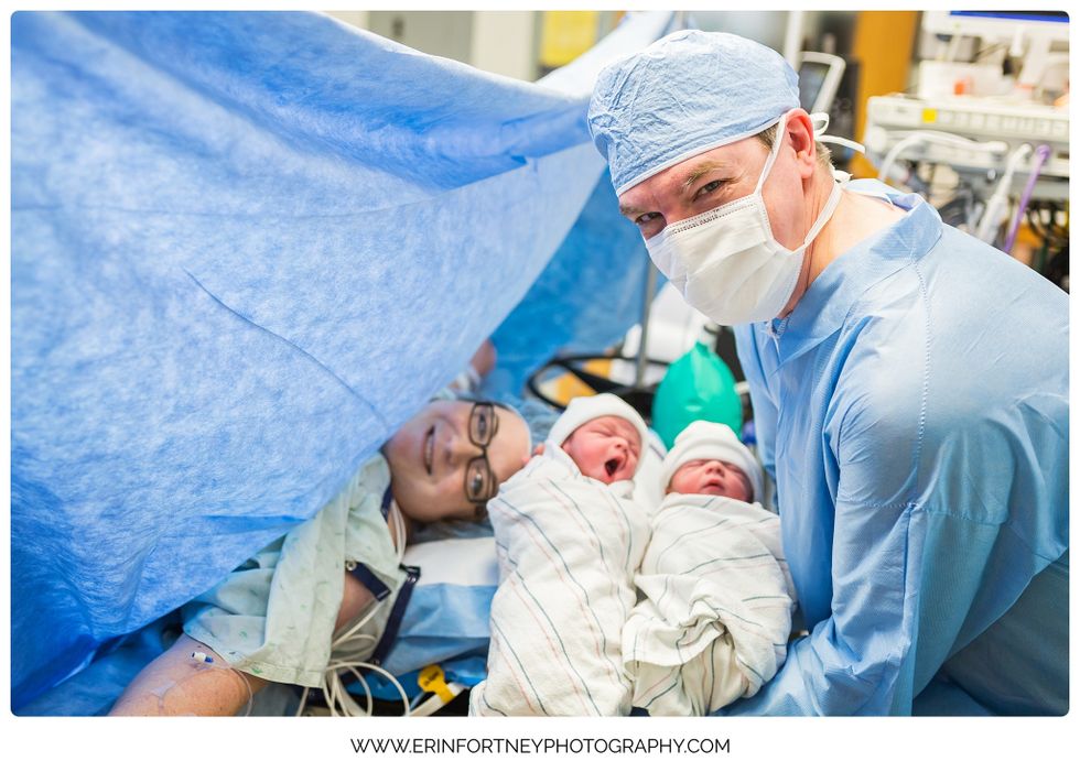 viral pictures show dad doing skin to skin with his twin babies for a very good reason 1 Motherly